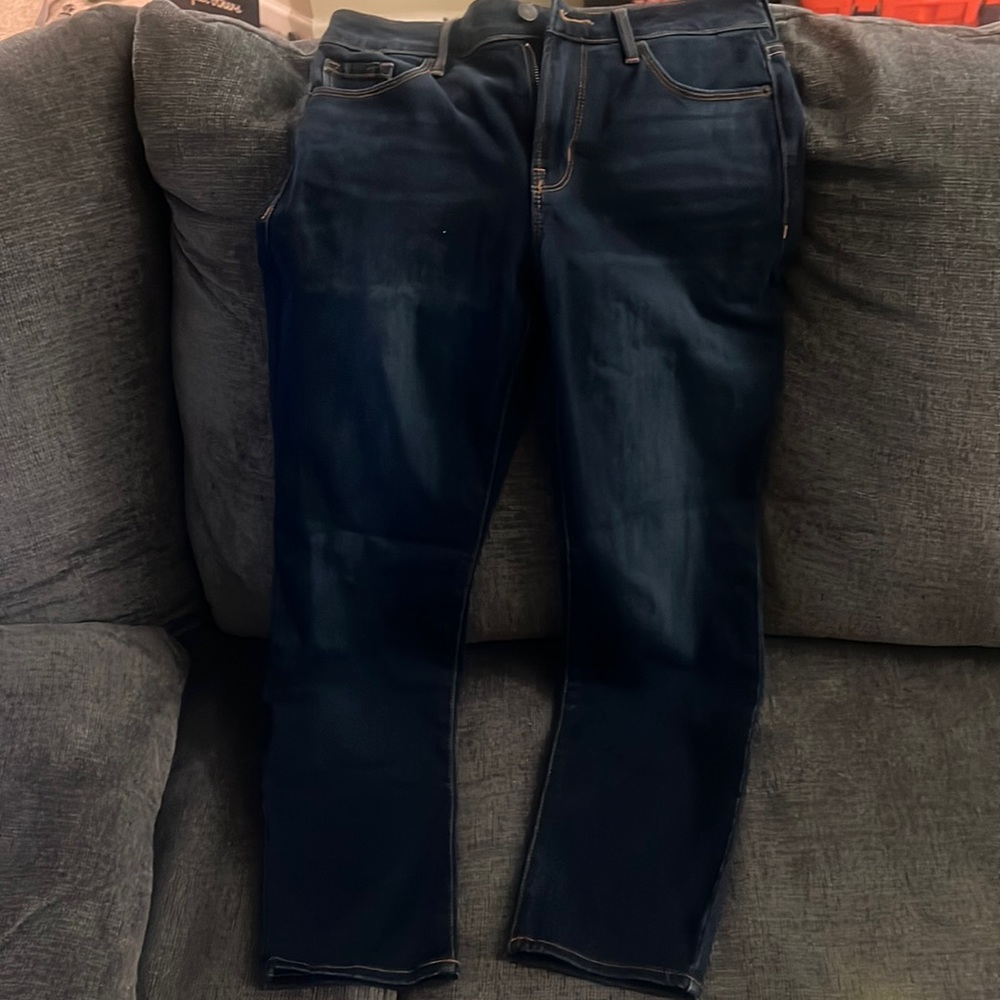 NWOT Old Navy Mid-rise power slim straight jeans size 8 short